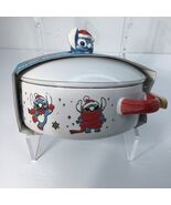 Brie Baker With Wooden Spoon Disney Lilo & Stitch Christmas Holiday Wint... - €24,80 EUR Brie Baker With Wooden Spoon Disney Lilo & Stitch Christmas Holiday Wint... - €24,80 EUR