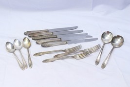 Wm A Rogers A1 Plus Oneida Silverplate Lot of 13 Spoons Forks Knives - £27.41 GBP