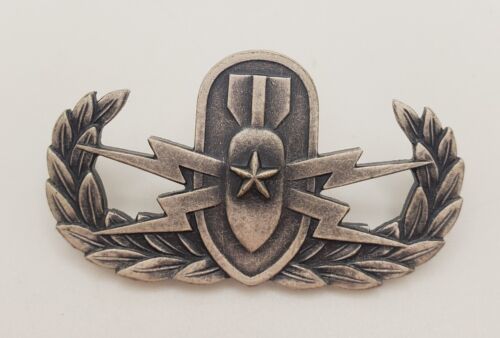 ARMY EOD Explosive Ordinance Disposal Senior Uniform Badge Qualification... - $19.60