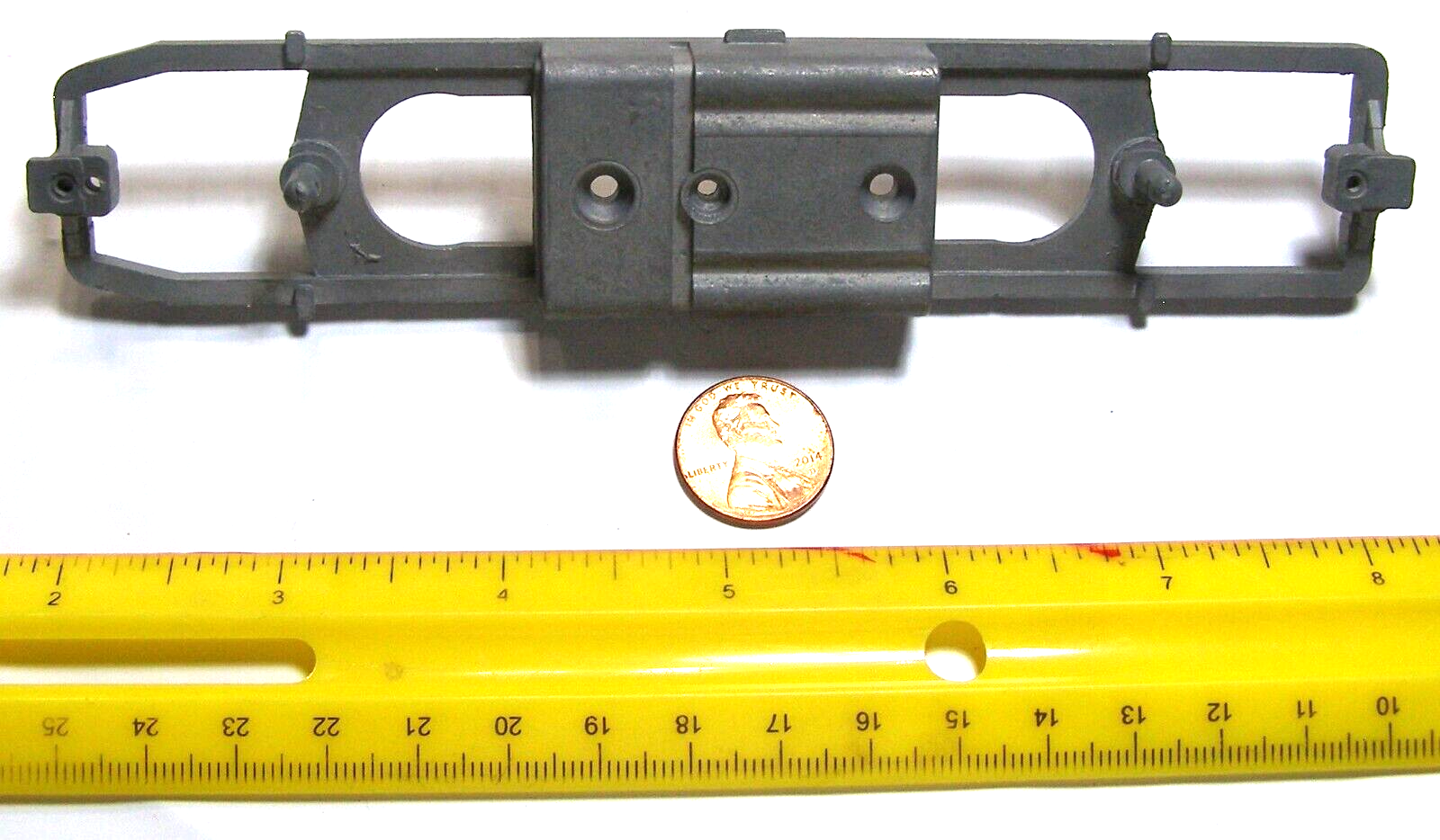 Unknown Brand Die Cast HO Scale Model RR Locomotive Chassis   RTE - $13.95