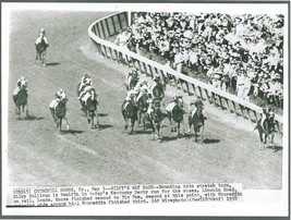 1958 - SILKY SULLIVAN running in last place in the Kentucky Derby - 10&quot; x 8&quot; - £15.71 GBP