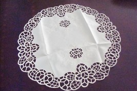 FANCO luxury Doily 15&quot; round cream, new, laced and embroidered[10 - £15.58 GBP