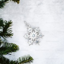 Solid 925 Sterling Silver Aqua Crystal Snowflake 11mm Charm Women&#39;s Xmas Gifts - £40.83 GBP