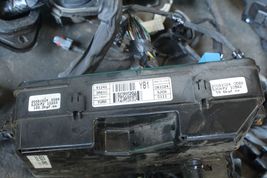 2009-2011 HYUNDAI GENESIS 3.8L ENGINE BAY WIRING HARNESS & FUSE BOX RELAY  C126 image 9