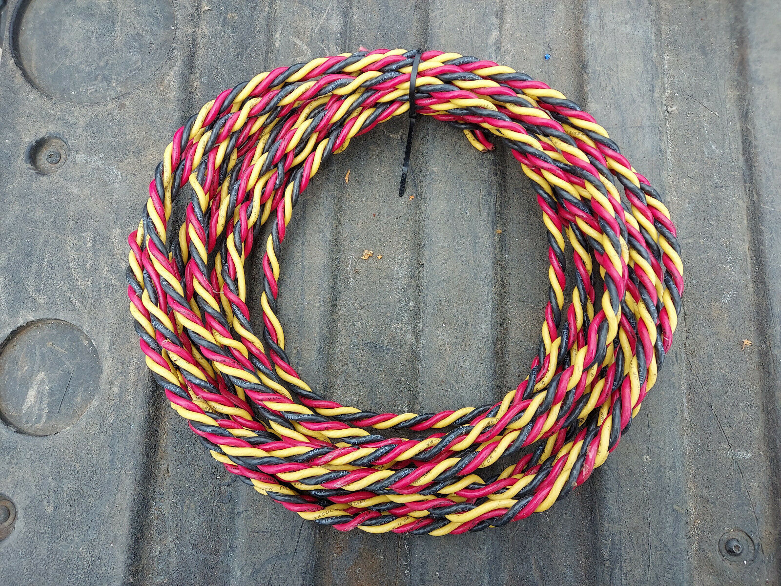 22FF98 WIRE, 30' LONG, 10/3 TWIST, VERY GOOD CONDITION - £18.42 GBP