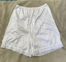 Vintage Vanity Fair Sz L White Nylon Petti Pants Bloomers Slip Shorts 12-778 - £17.21 GBP