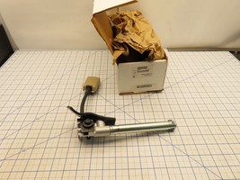 GM 19329408 Seat Belt Pre Tensioner Right RH Beige Tan - $1,566.05 MXN