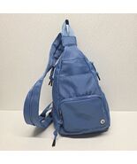 Bearpaw Classic Sling Bag Crossbody Backpack Light Blue - $359.56 MXN