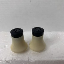 Vintage Mini White And Black Plastic Round Salt And Pepper Shaker Set - £3.99 GBP