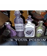 Display of Halloween spell bottles - €12,69 EUR