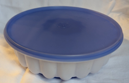 Vintage 3 Piece Tupperware Jello Mold Ice Ring #1201 #1202 #1203. Pale Blue - £7.78 GBP