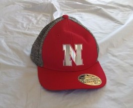 Zephyr Men&#39;s Nebraska Cornhuskers Stretch Red/Gray Hat Size M/L - £18.83 GBP