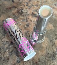 Benefit Fake Up Crease-Control Hydrating Concealer No 2 Medium *READ* - $25.02