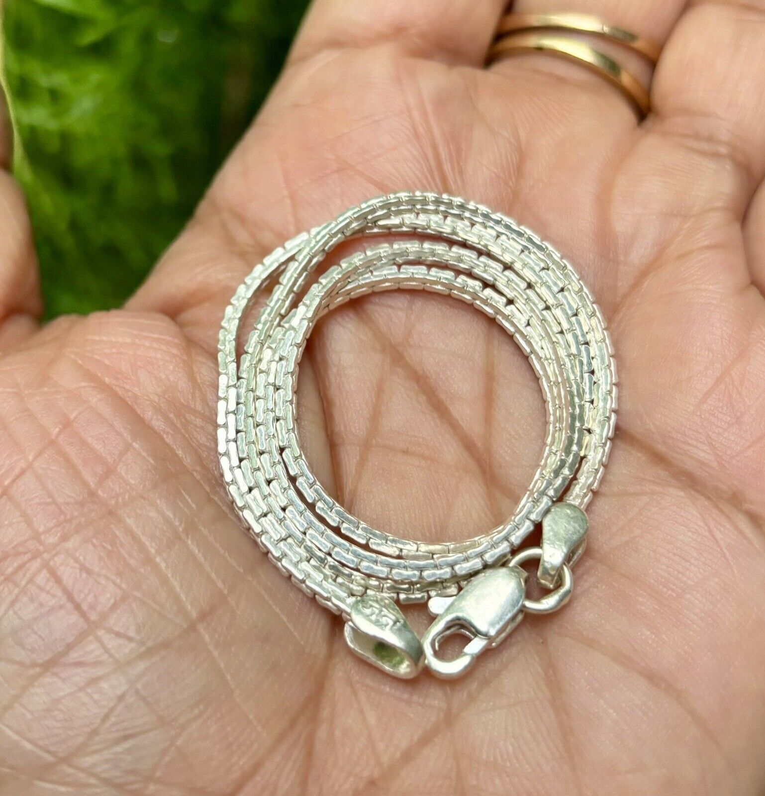 999 Silber Kette, 16 Zoll Länge ca und 9 Gramm Gewicht ca, quadratisch