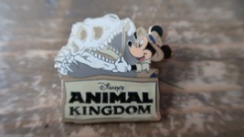 Disney 2000 Animal Kingdom Mickey Pin 4.2cm - $14.84