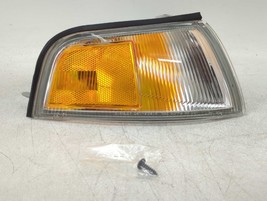 New Genuine OEM RH Turn Lamp 1997-2002 Mitsubishi Mirage 4 Door MR296306 - £23.33 GBP