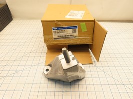 Ford 6S4Z-7M125-BB Upper Transmission Support Bracket - €25,56 EUR