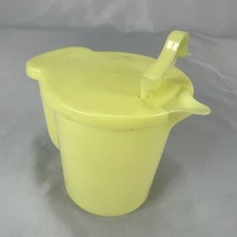 TUPPERWARE~Vintage Yellow Creamer With Pour Spout Lid #574-11 - $9.72