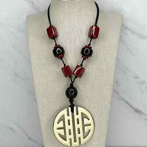 Chico&#39;s Black and Red Beaded Hammered Metal Gold Tone Pendant Necklace - £13.39 GBP