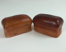 Vintage Fresh Baked Loaves Of Bread 1.5&quot; Salt &amp; Pepper Shakers - $13.57