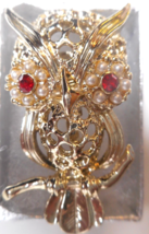 GERRY&#39;S Owl Brooch Gold-Tone Red Rhinestone Eyes Faux Micro Pearls 1 3/4 x 15/16 - £14.11 GBP
