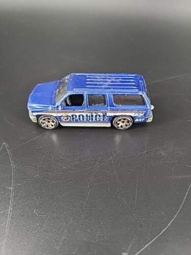 1999 MATCHBOX 2000 CHEVROLET SUBURBAN #857 BLUE 1:76 DIECAST POLICE TRUC... - $8.56
