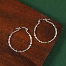 Vintage Style Sunrise Pattern Loop Earrings Silver - £9.04 GBP