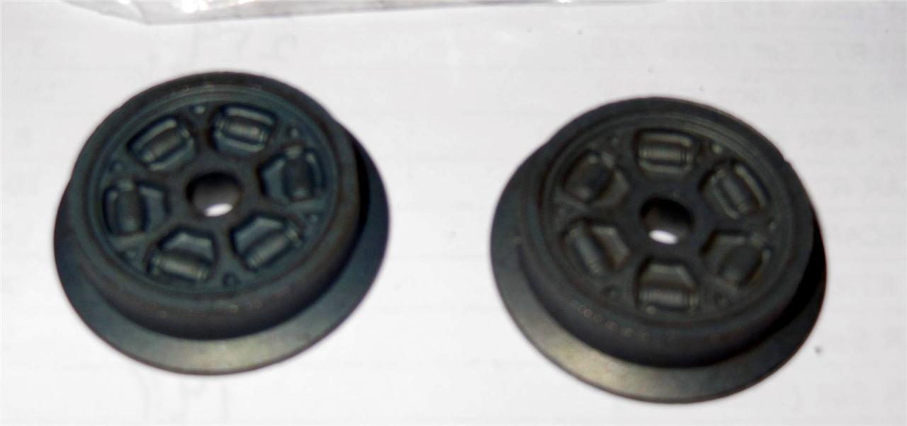 LIONEL PART -2330-032 GG-1 PLAIN WHEEL- SET OF 2 -  - H31 - $2.68