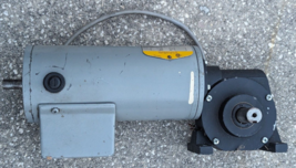 Baldor Electric 1/3 HP 90 Volts Industrial Motor Right Angle Gearmotor As Is image 4