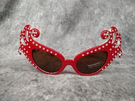 Red Silver Dame Costume Glasses Retro Scroll Cat Eye Edna Face Furniture... - $17.96 CAD