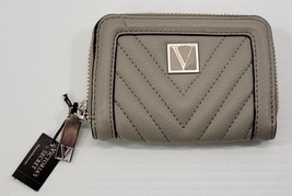 MM) Victoria&#39;s Secret Gray Quilted Coin Card Money Zippered Pouch - £9.32 GBP