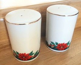 Vintage Tienshan Deck the Halls Christmas Poinsettia Salt &amp; Pepper Shake... - £9.21 GBP