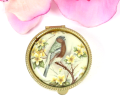 Pretty BIRD PILL BOX Vintage Brown Gray Sitting in Dogwood Tree Round Go... - $310.96 MXN