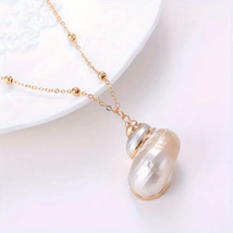 Wicked Silk Elegant Beach Shell Mermaid Fashion Necklaces - White Snail - $10.00