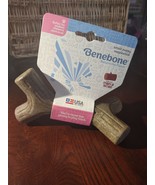 Benebone Small Puppy Maplestick - $388.82 MXN