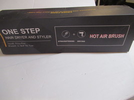One Step Hairdryer and Styler Hot Air Brush SM-5250 New in Open Box - £12.63 GBP