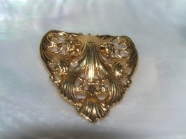 Estate Ornate GOldtone Victorian Style Subtle Heart Scarf Clip – 1.75 x 1.5 inch - £7.47 GBP