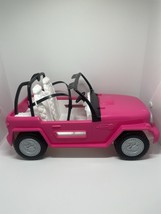 Mattel Barbie Pink Jeep w/Seat Belts Beach Party 2012 Car Seats White - $365.65 MXN