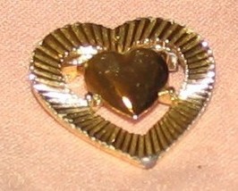 Vintage Costume Jewelry Goldtone Heart Pin - £5.18 GBP