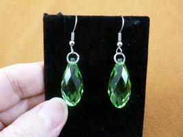 (EE505-8) faceted medium green crystal teardrop dangle silver tone wire earrings - £12.49 GBP