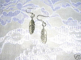 BIRD FEATHER EAGLE FEATHER ALLOY SILVER CHARMS METAL DROP EARRINGS JEWELRY - $6.99 CAD