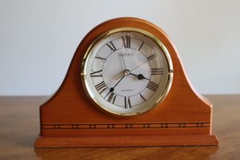 1994 Seiko Quartz Wooden Inlay Mantel Desk Table Clock Small 5in Alarm Works - £24.11 GBP
