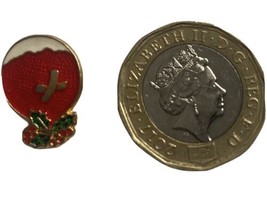 Christmas cake  Pin Badge - $79.38 MXN