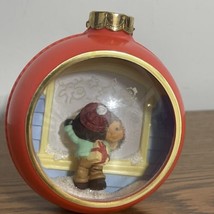 Vtg 1984 Hallmark Christmas 3-1/4&quot;  Ornament Peek Through Window Friends 2 Sides - £8.82 GBP