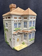 Avon Victorian House Large Canister 9 1/8&quot; Townhouse Collection - $19.79