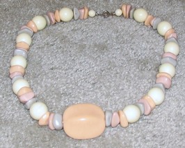 Vintage Costume Jewelry Pink/Gray/White /Bead Necklace - $9.75