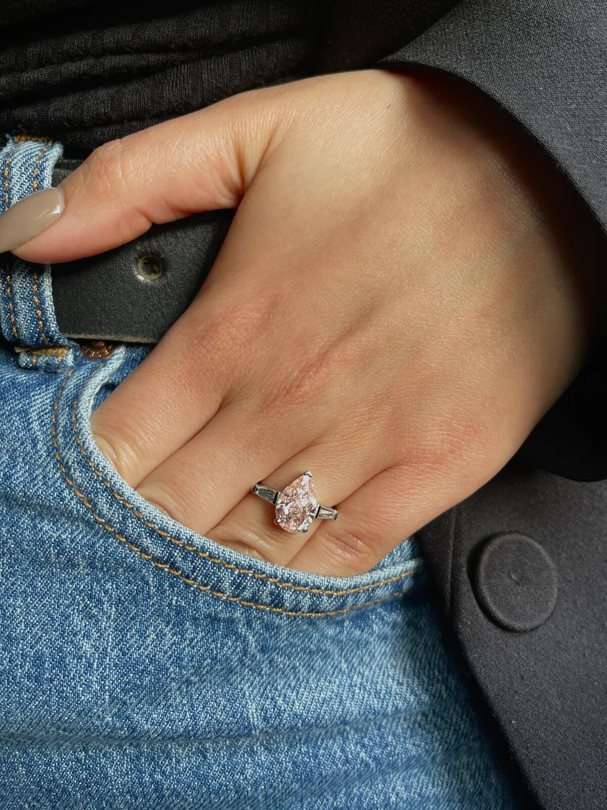 3.5 Cts Fancy Intense Pink VS1 Clarity IGI Certified Pear Shape Lab Diamond Ring Item image 2