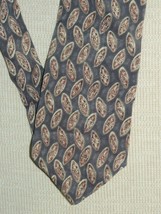 Louis Feraud USA Neck Tie / Necktie 100% Silk gray beige red 56&quot;x3.75 - £6.49 GBP