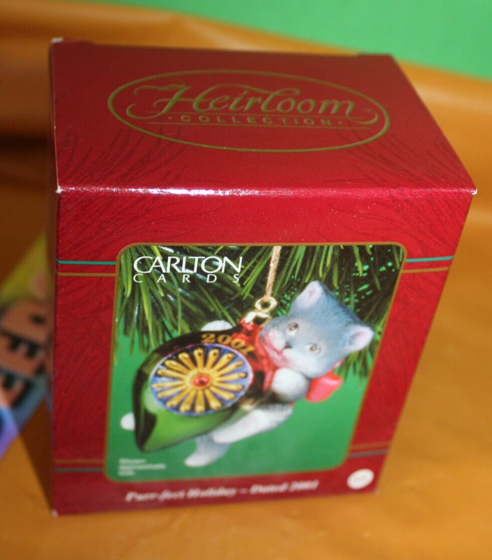 Carlton Cards Heirloom Purr-Fect Holiday 2001 Kitten Christmas Holiday Ornament - $12.86