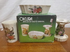 Okura Oriental Bath Set 3 Piece Peacocks Florals Ceramic 1983 Open Box V... - $256.89 MXN